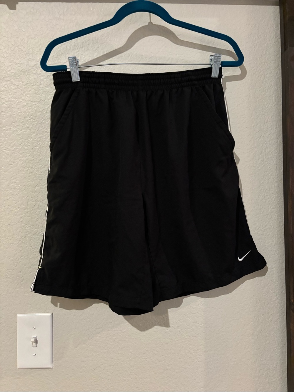 Nike Black Men's Athletic Shorts with White Swoosh Logo Medium